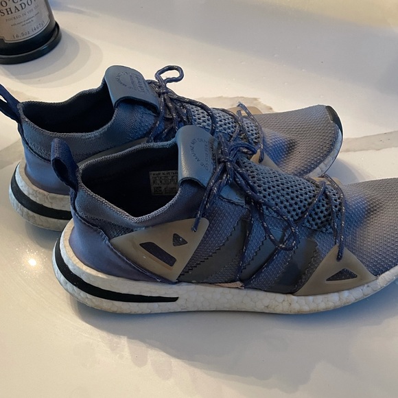 Adidas women’s shoes - Picture 1 of 4